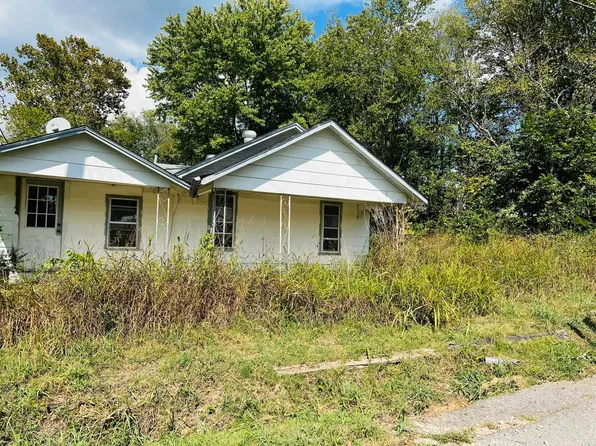 53 W Court St, Melbourne, AR 72556
