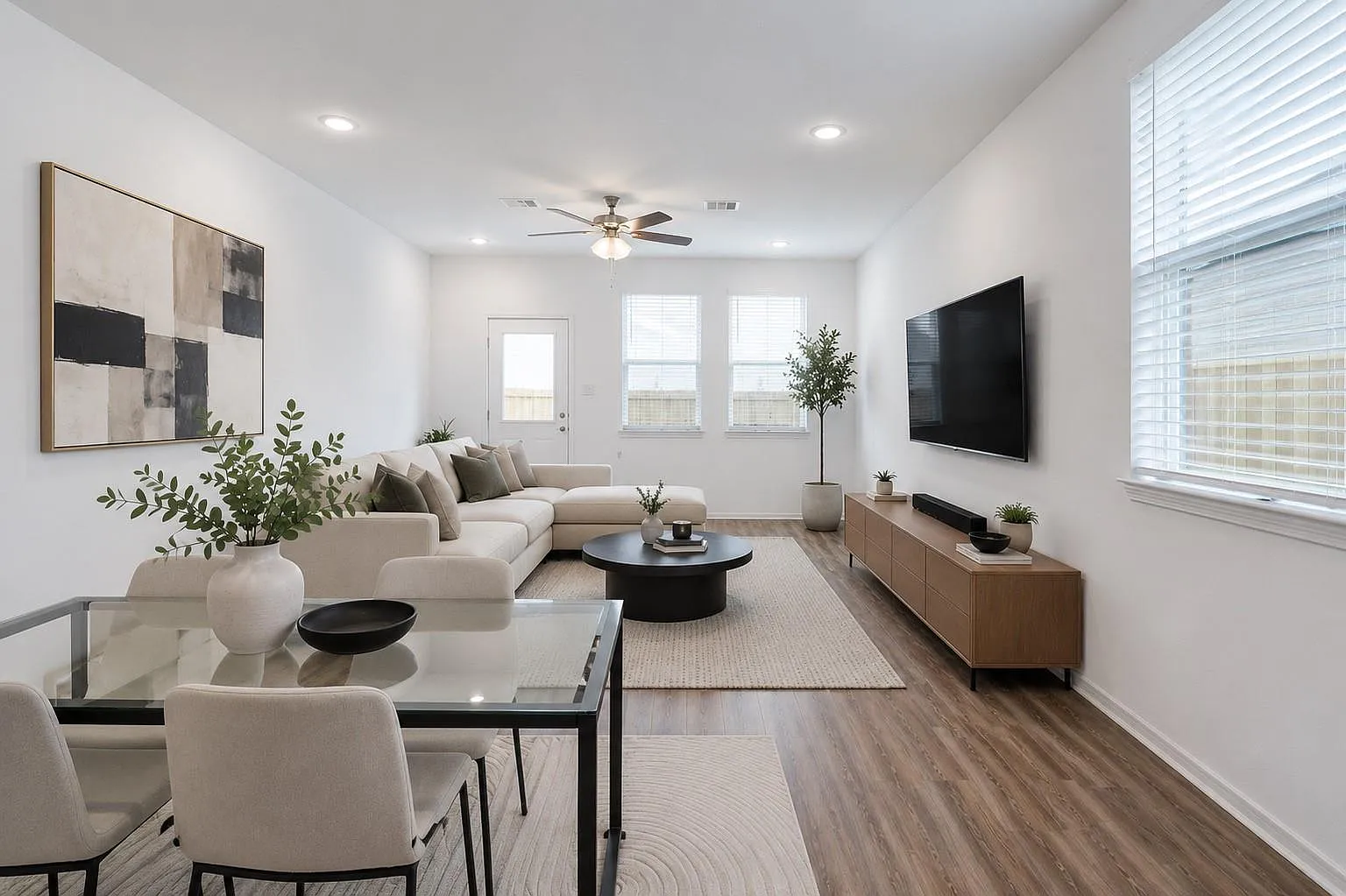 4 bed, 2.5 bath, 2176 sqft, $2,400 — Photo 3