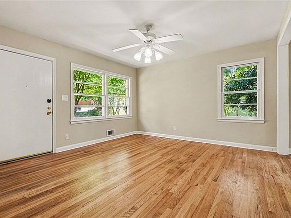3rd image of 1689 San Gabriel Ave