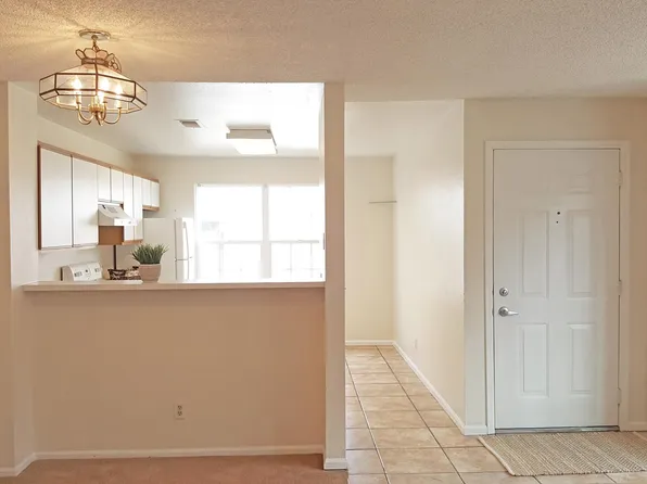 5765 W Atlantic Pl APT 201, Lakewood, CO 80227