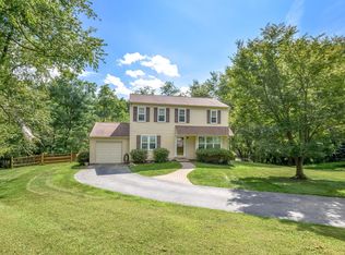 418 Chippenham Ct, Downingtown, PA 19335