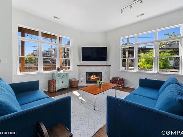 1615 N Oakley Ave #C, Chicago, IL 60647