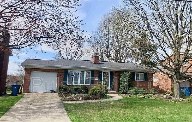 3 bed, 1.5 bath, 1365 sqft, $2,000 — Photo 3
