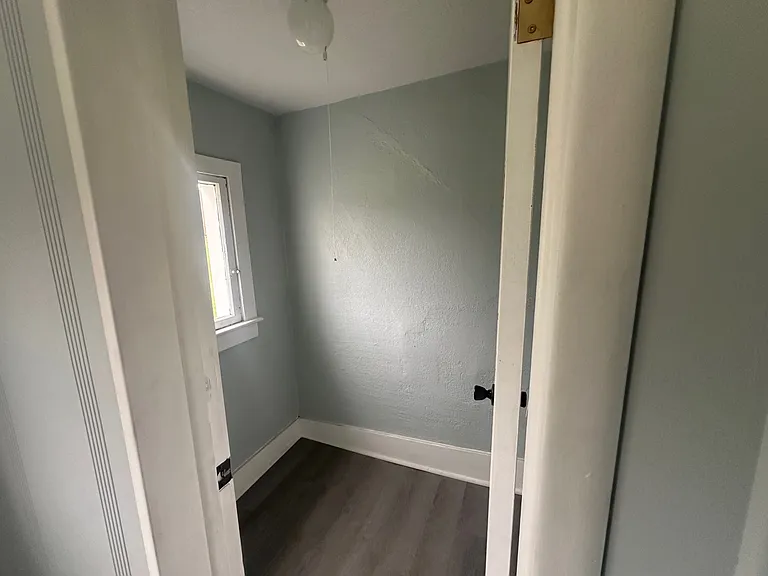 760 Eagle St — Photo 11
