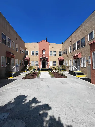 7501 Central Apt Photo 1