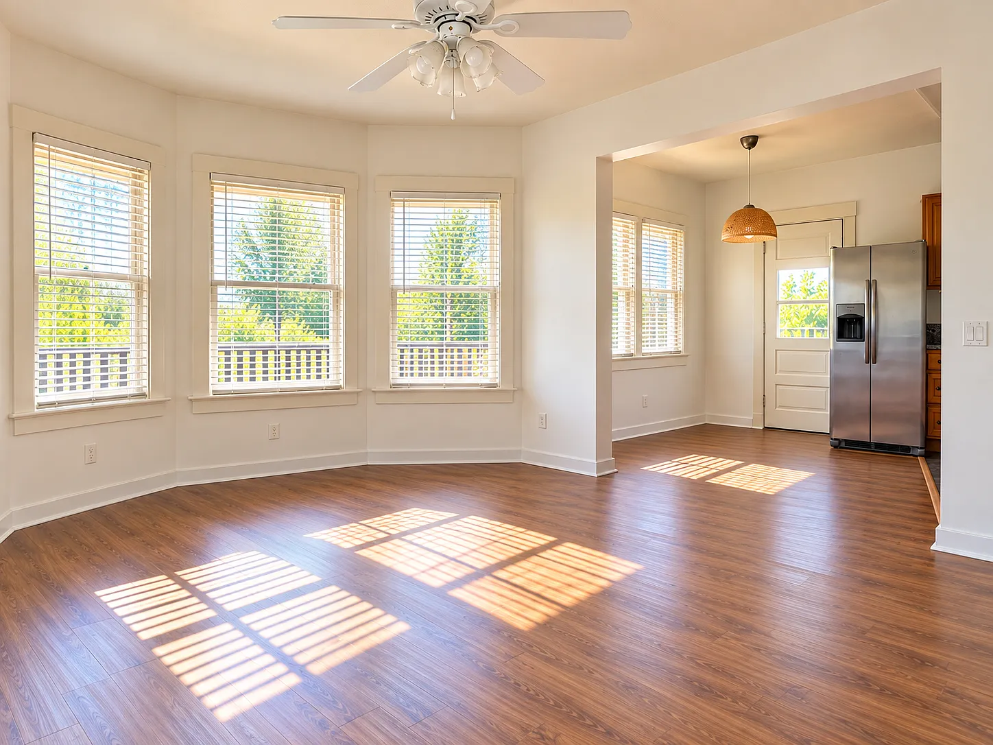 2 bed, 1.5 bath, 925 sqft, $3,300 — Photo 2