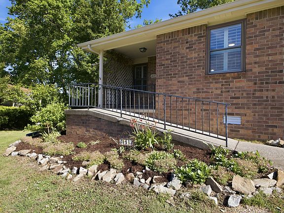 2nd image of 413 Deer Lake Dr