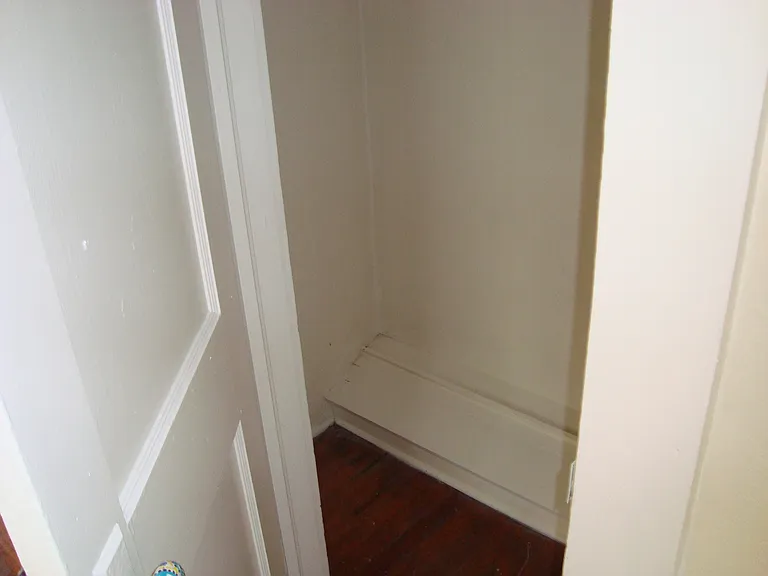 105 N Meridian St — Photo 5