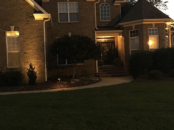 Custom landscape lighting