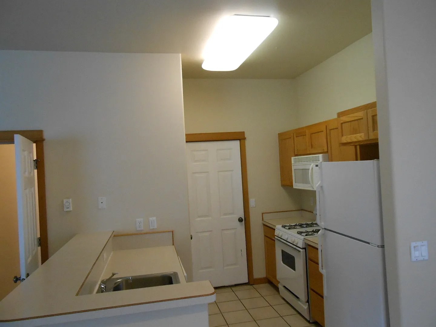 449-1760 NE Lotus — Photo 4