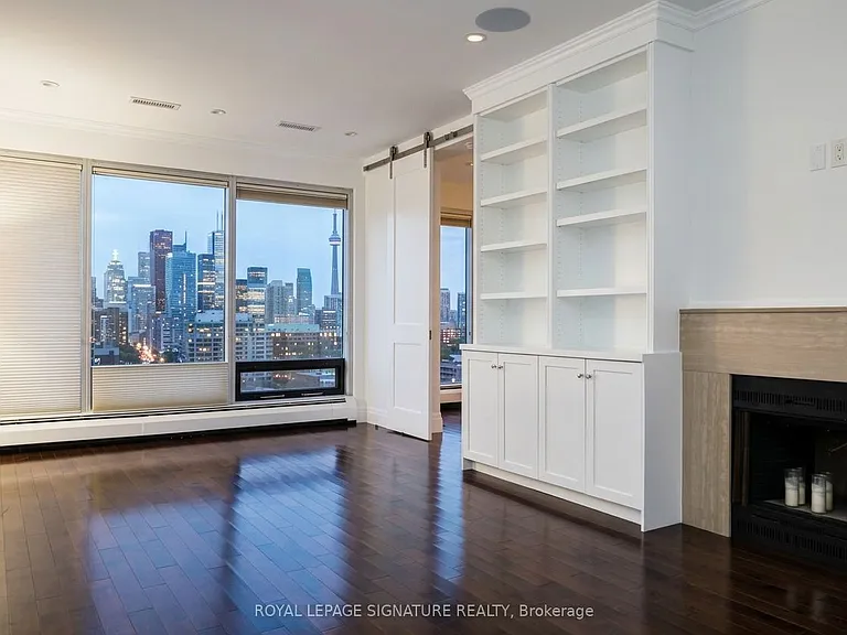 30 Wellington St E #2202 — Photo 16