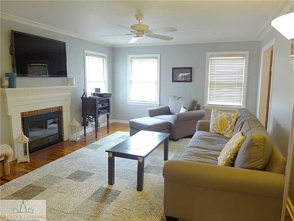 3rd image of 1060 E Glenhaven Ave