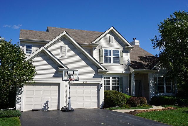 1st image of 916 Eaton Ct