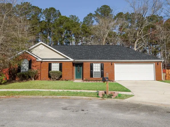 84 Ryan Dr, Richmond Hill, GA 31324