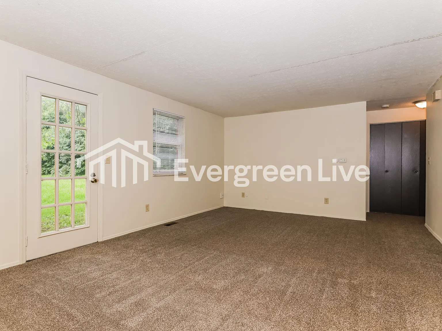 2 bed, 1.0 bath, 933 sqft, $1,045 — Photo 3