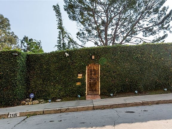 4th image of 2125 Castilian Dr
