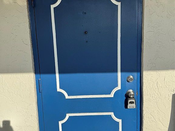 3rd image of 2960 Riverside Drive #312