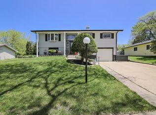 1855 N Newport Rd, Hoffman Estates, IL 60169