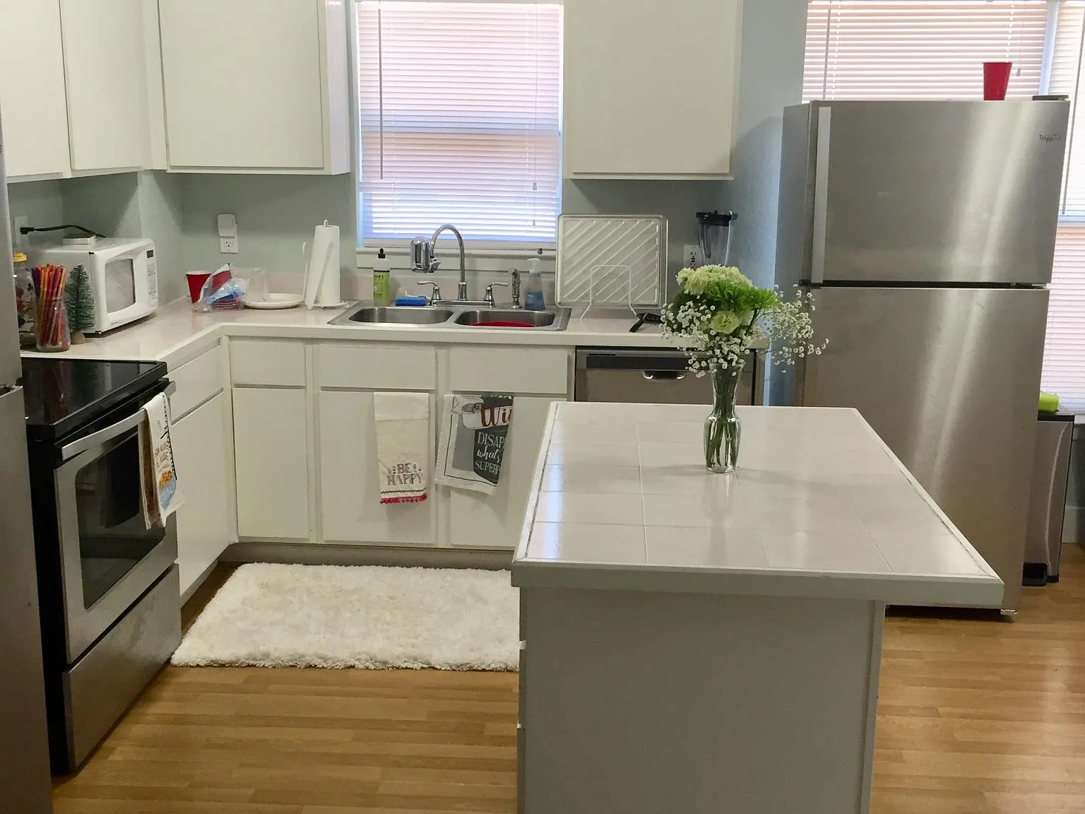 4 bed, 3.5 bath, 2246 sqft, $4,500 — Photo 2