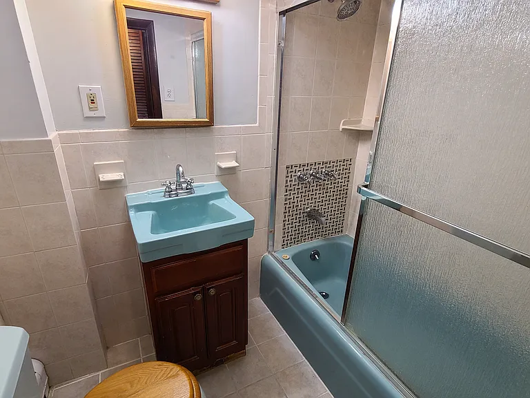242 46th St #BASEMENT — Photo 7