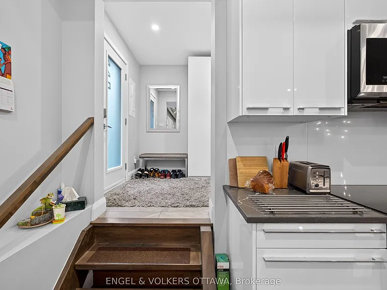 44 Byron Ave #D — Photo 23