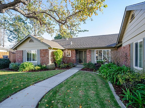 3rd image of 648 Woodbridge Ct