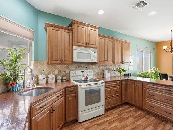 553 W Calle Media Luz, Sahuarita, AZ 85629
