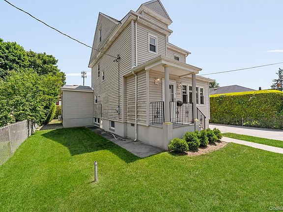 4th image of 208 Third Avenue