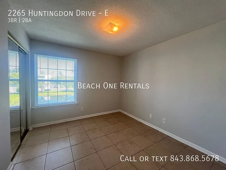 2265 Huntingdon Dr #E — Photo 10