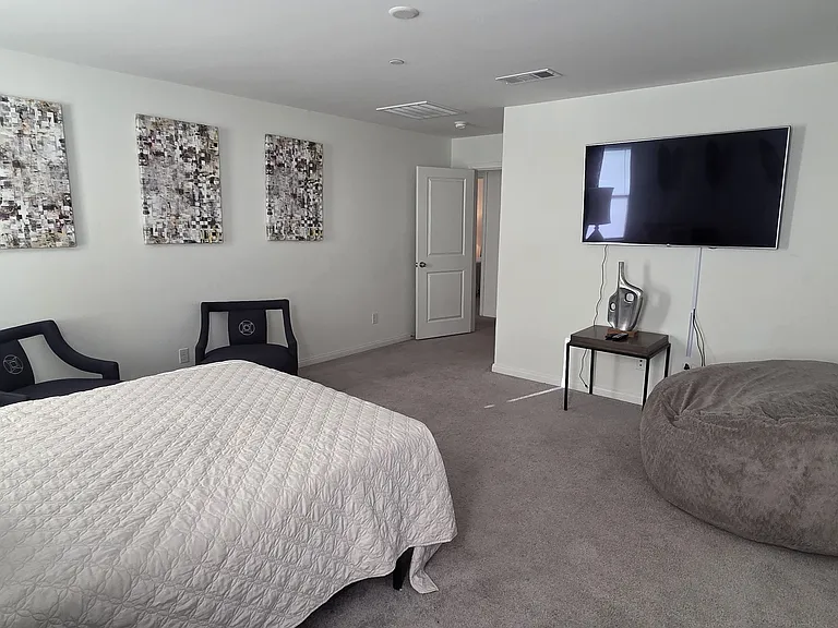 4576 Eagle Ave — Photo 25