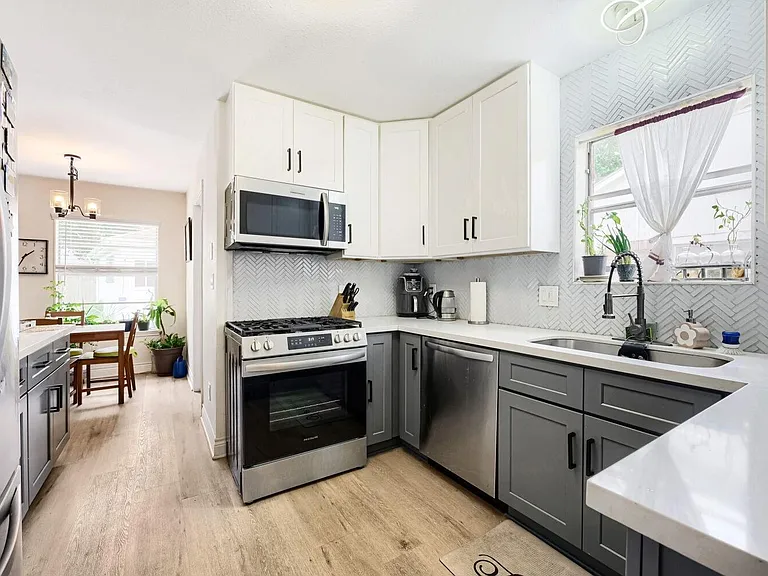 8927 Langdon Ln — Photo 15