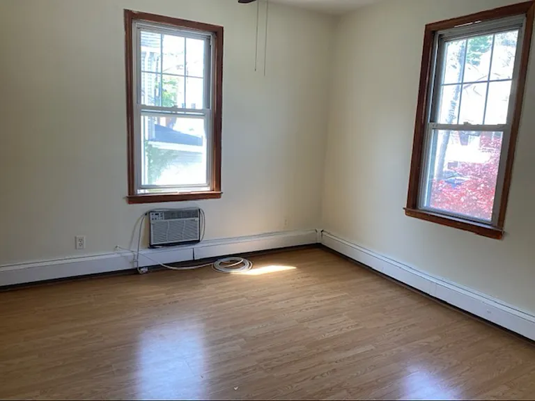 303 Glen Ave — Photo 8