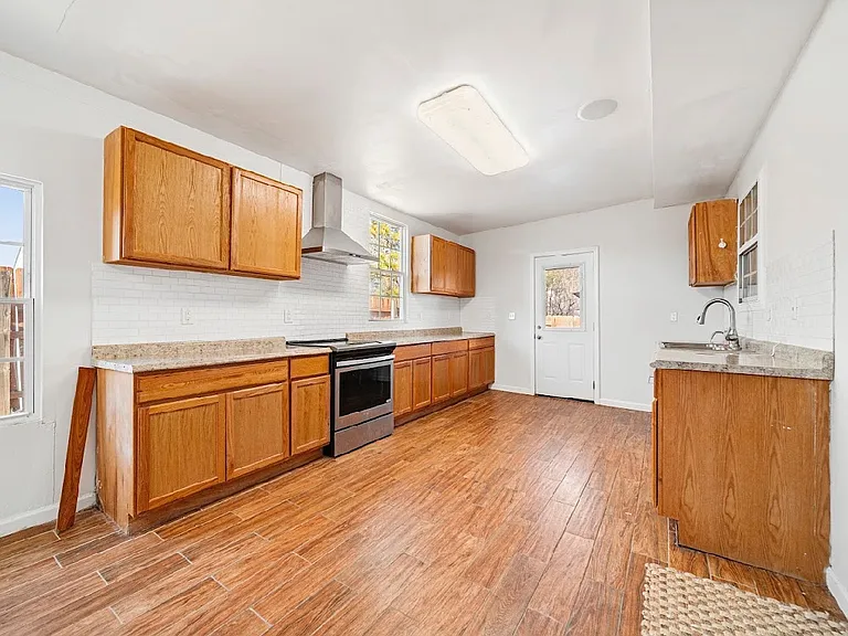 135 Jackson Point Dr — Photo 8