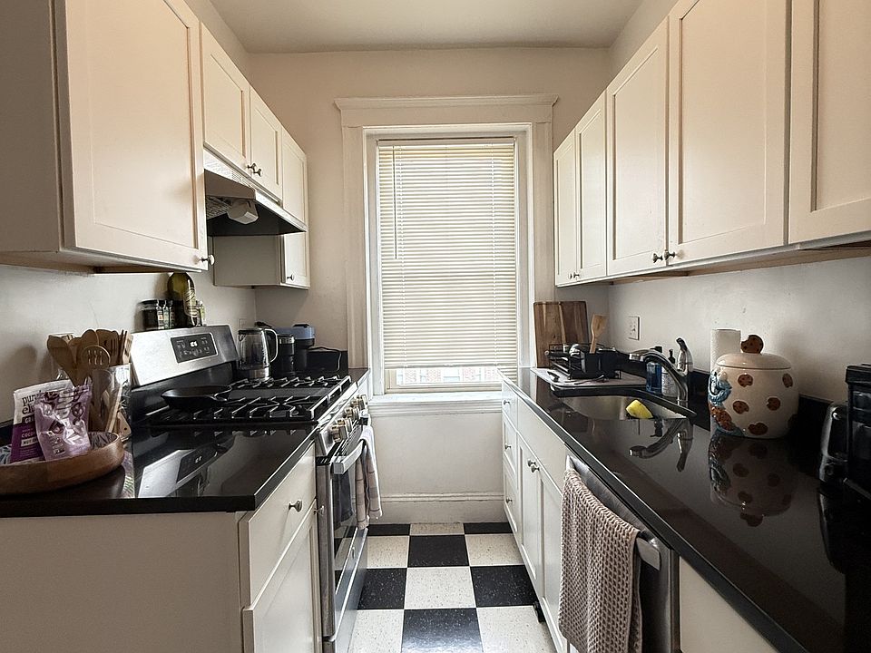 1st image of 130 Brainerd Rd APT 17