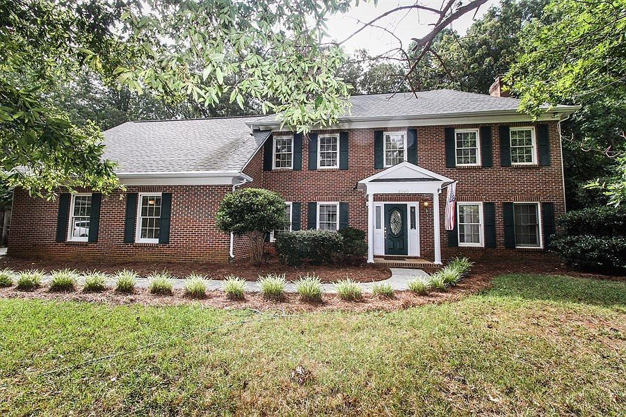 1st image of 2910 Oakcroft Dr