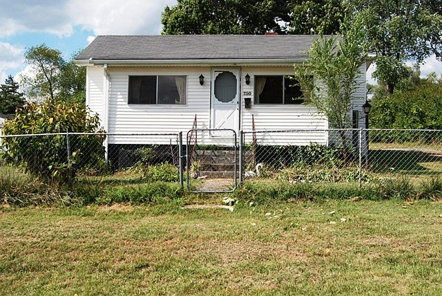 1st image of 750 W Franklin St