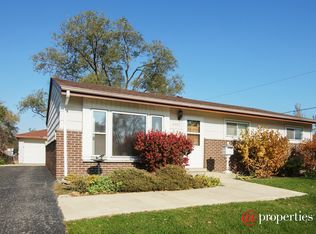 2447 Eisenhower Dr, Des Plaines, IL 60018