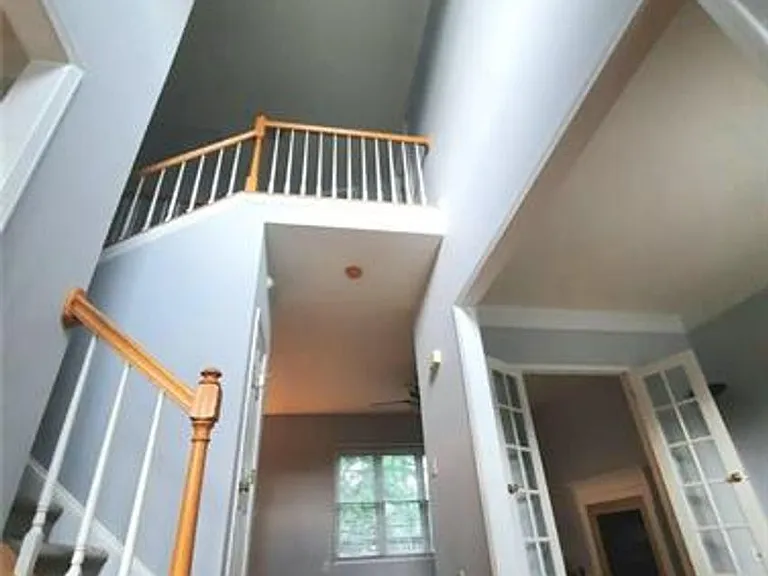 10402 Friarsgate Rd — Photo 7