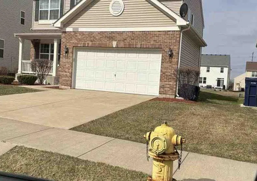 130 Stephens St photo 1