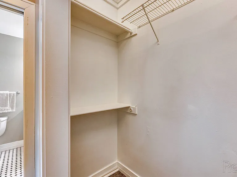 Zona Rosa Apartments — Photo 27