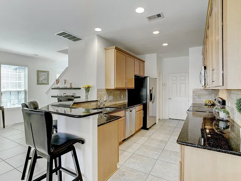 6423 Calgary Woods Ln — Photo 8