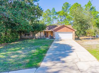 154 Deville Dr, Mary Esther, FL 32569