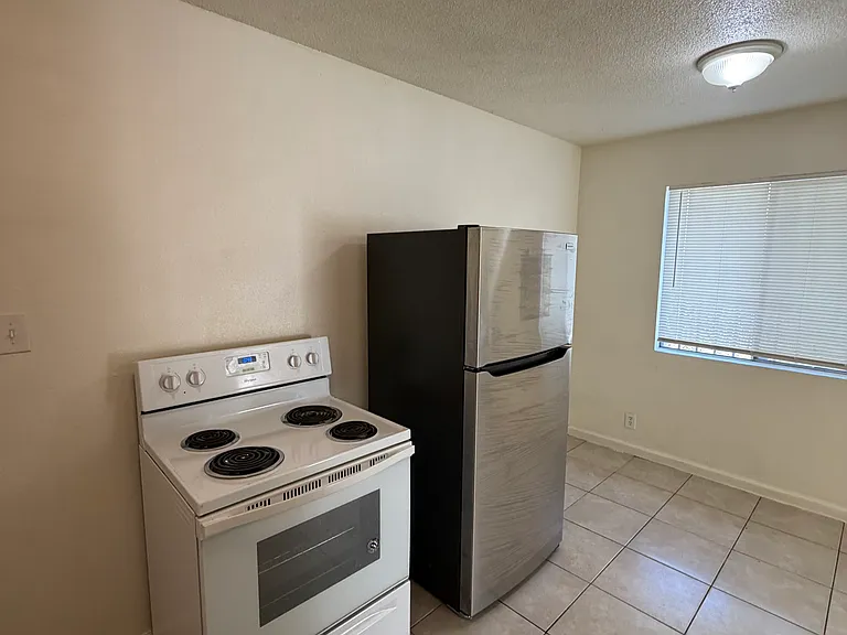 734 N Bond St #5 — Photo 3
