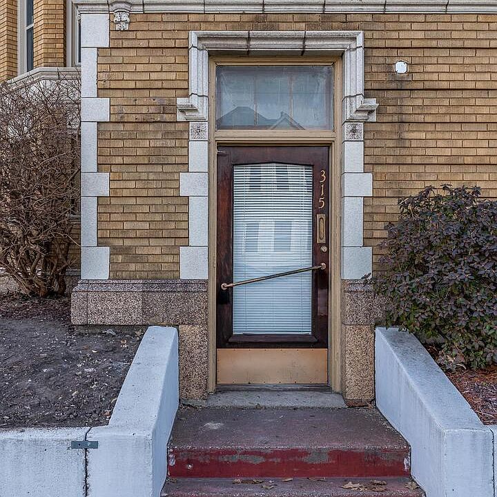 1st image of 2502 Harrison St