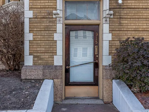 2502 Harrison St, Davenport, IA 52803