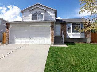 5766 S Woodview Dr, Kearns, UT 84118