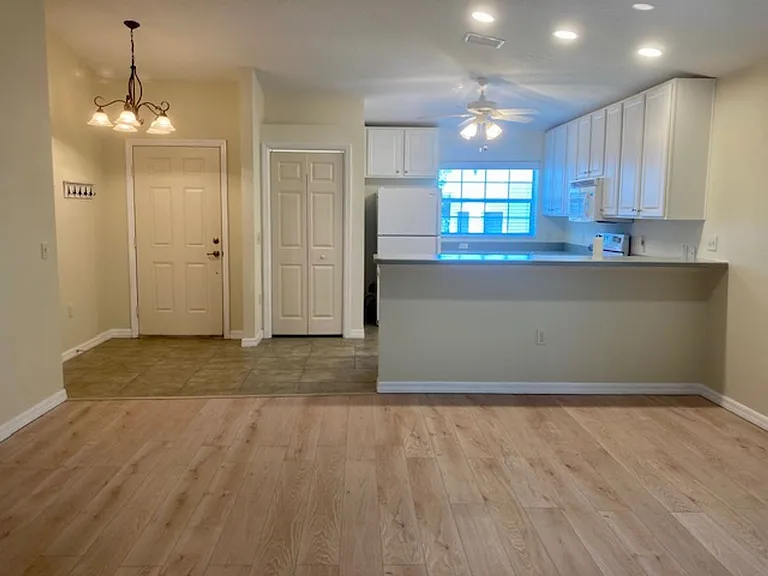11246 W Freshwater Path — Photo 6