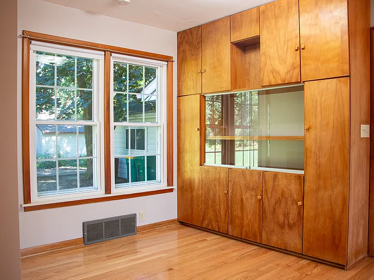 216 N Church St — Photo 10