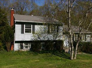 160 Forest Valley Rd, Pleasant Valley, NY 12569