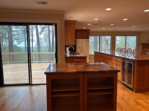 5th image of 17151 Mountain View Dr